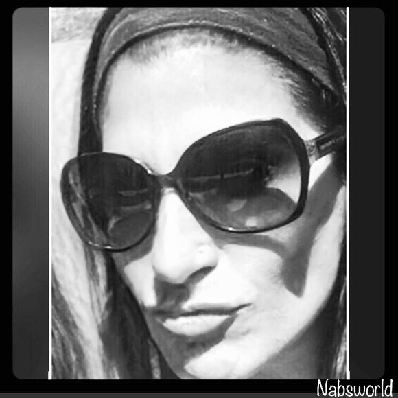 Meet your Posher, Jessica - Picture 2 of 2